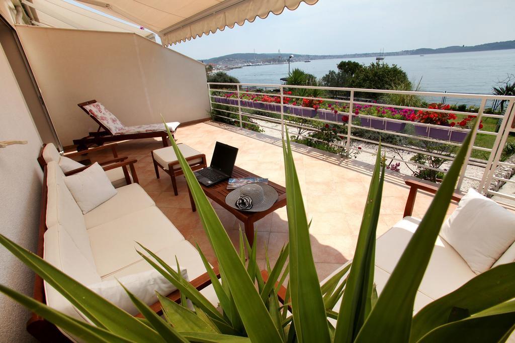 Gem Of The Sea Luxury Beach Apartment With Brand New Heating Infinity Pool Trogir Exteriör bild