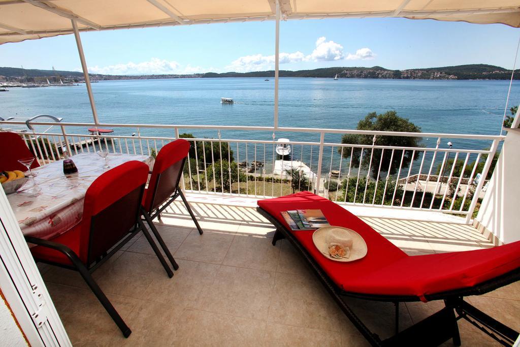 Gem Of The Sea Luxury Beach Apartment With Brand New Heating Infinity Pool Trogir Exteriör bild