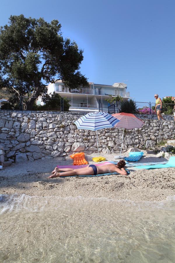 Gem Of The Sea Luxury Beach Apartment With Brand New Heating Infinity Pool Trogir Exteriör bild