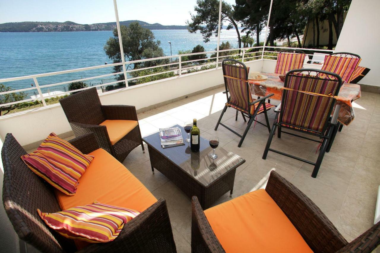 Gem Of The Sea Luxury Beach Apartment With Brand New Heating Infinity Pool Trogir Exteriör bild