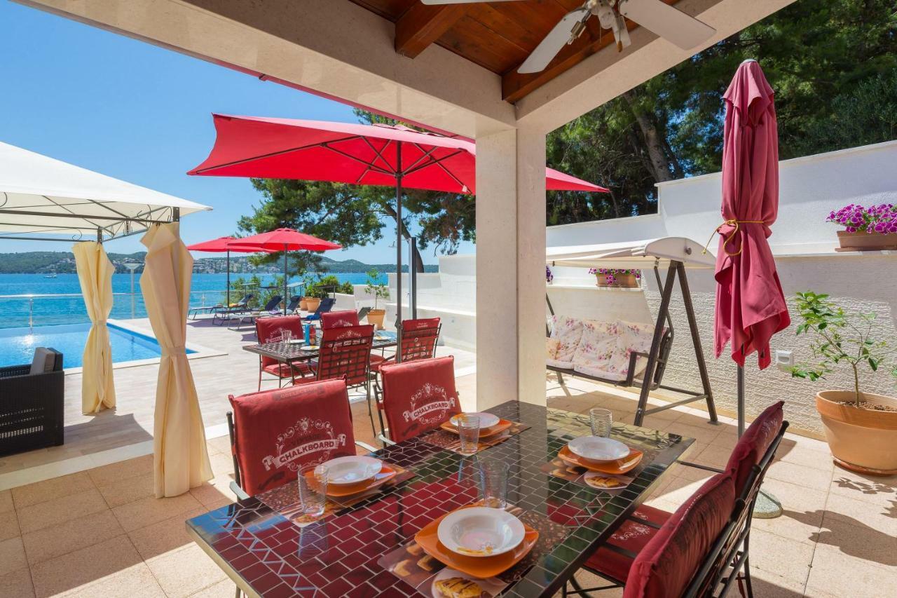 Gem Of The Sea Luxury Beach Apartment With Brand New Heating Infinity Pool Trogir Exteriör bild