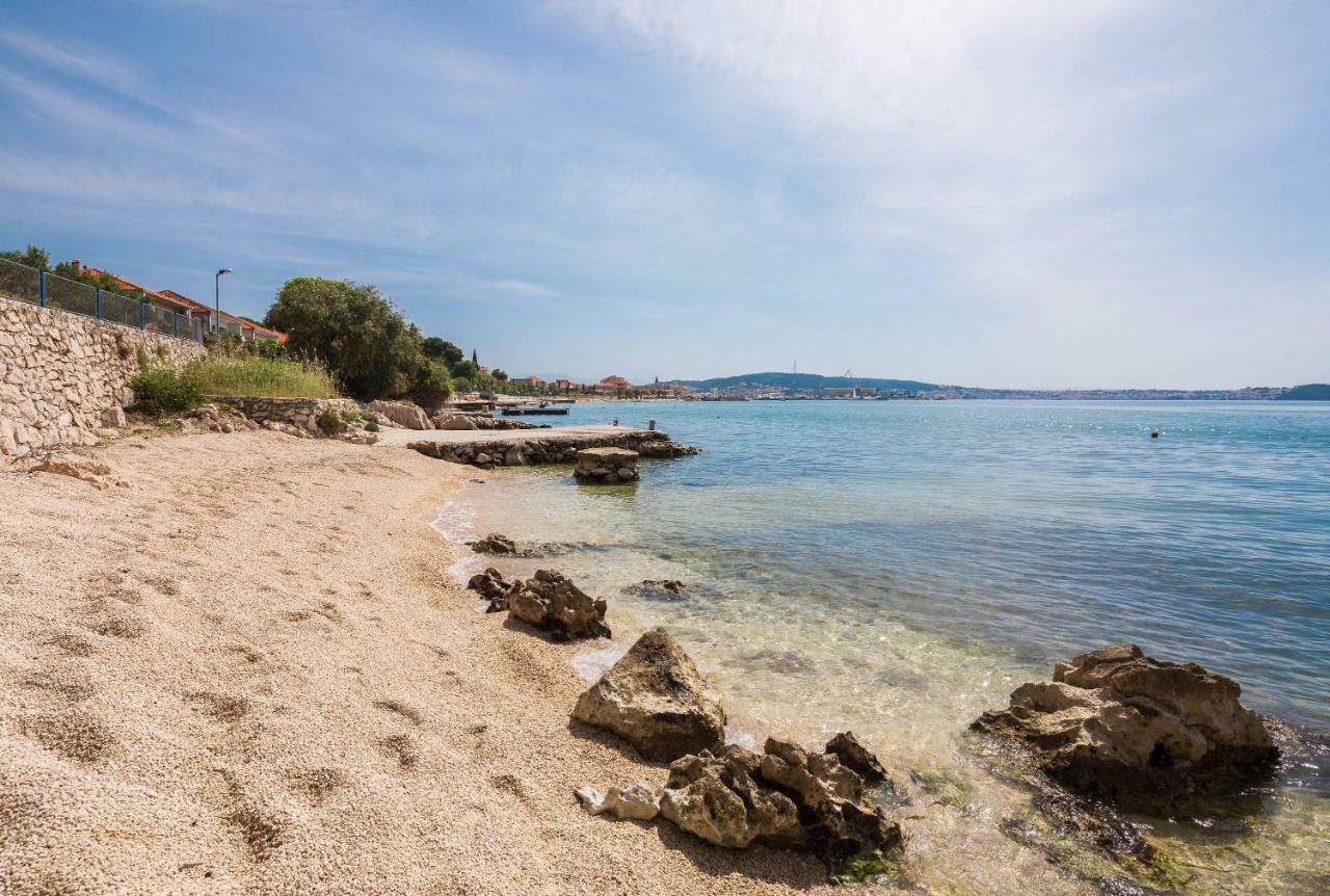 Gem Of The Sea Luxury Beach Apartment With Brand New Heating Infinity Pool Trogir Exteriör bild