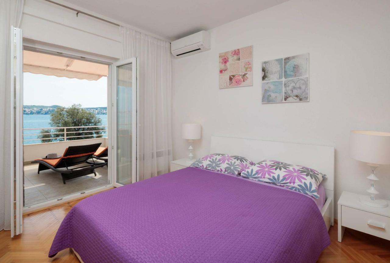 Gem Of The Sea Luxury Beach Apartment With Brand New Heating Infinity Pool Trogir Exteriör bild