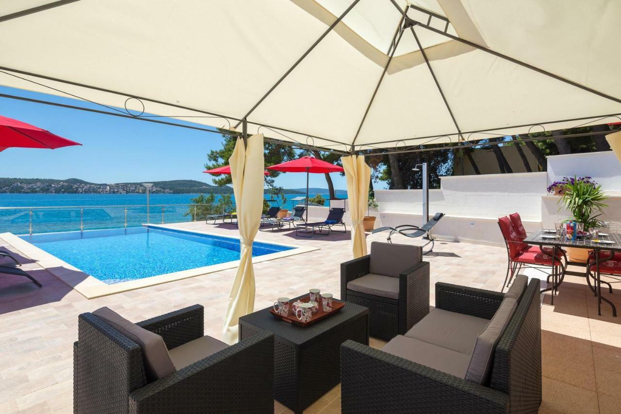 Gem Of The Sea Luxury Beach Apartment With Brand New Heating Infinity Pool Trogir Exteriör bild