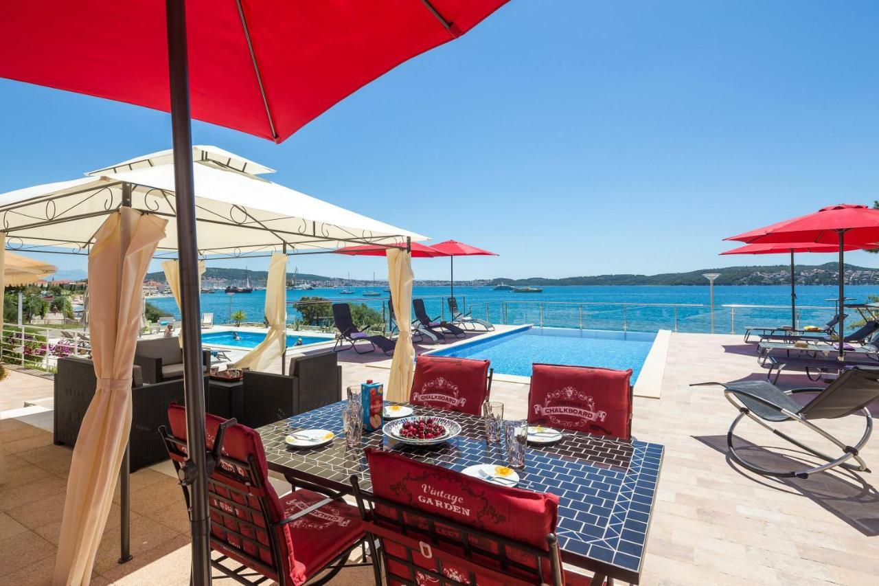 Gem Of The Sea Luxury Beach Apartment With Brand New Heating Infinity Pool Trogir Exteriör bild