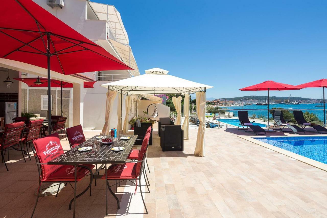 Gem Of The Sea Luxury Beach Apartment With Brand New Heating Infinity Pool Trogir Exteriör bild