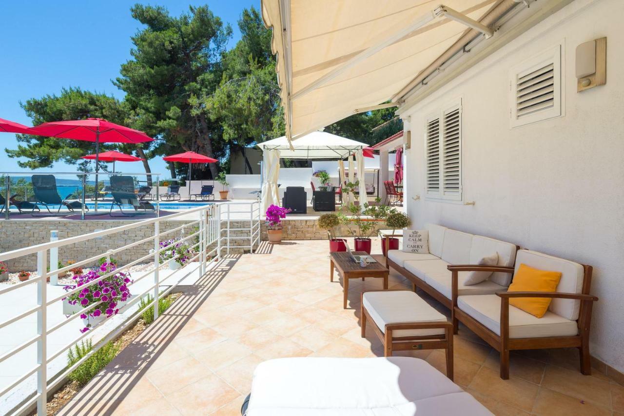 Gem Of The Sea Luxury Beach Apartment With Brand New Heating Infinity Pool Trogir Exteriör bild